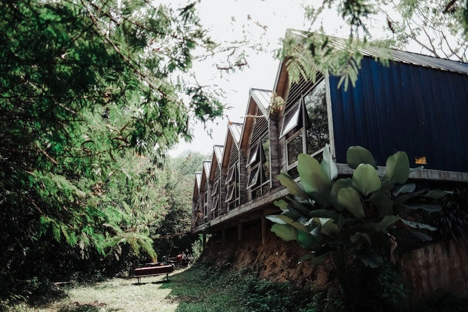 Moderní ekologická budova sídla Green Energy Business School.